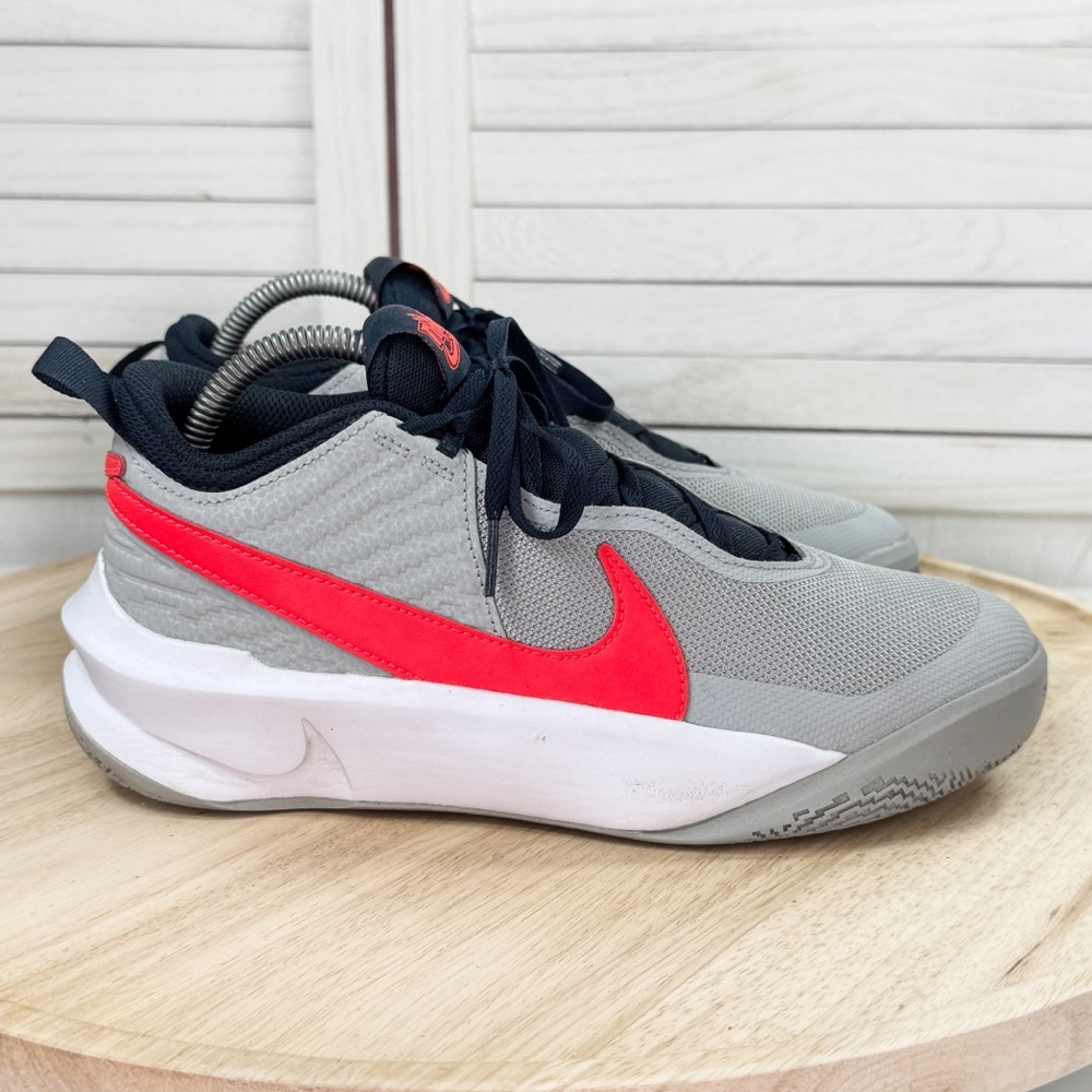 Nike Youth Team Hustle D 10 Knit Lace Up Sneakers Grey Neon Red 6.5 Big Kid